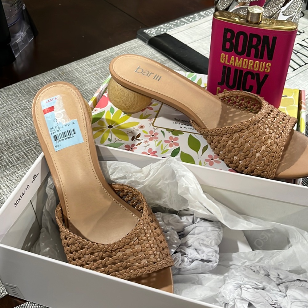 Women’s shoes